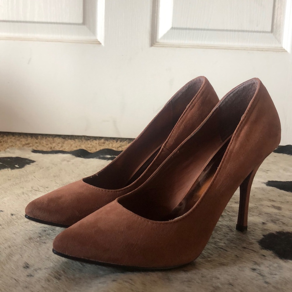 Breckelle’s Faux Suede Hells